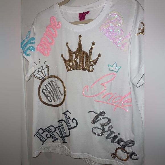 NWT QUEEN OF SPARKLES bride all over tee top in white - size M - Picture 5 of 9